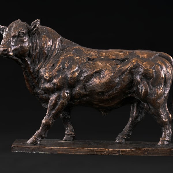 Foundry Bronze Walking Bull Animal Statue Small Bronze Metal Sculpture