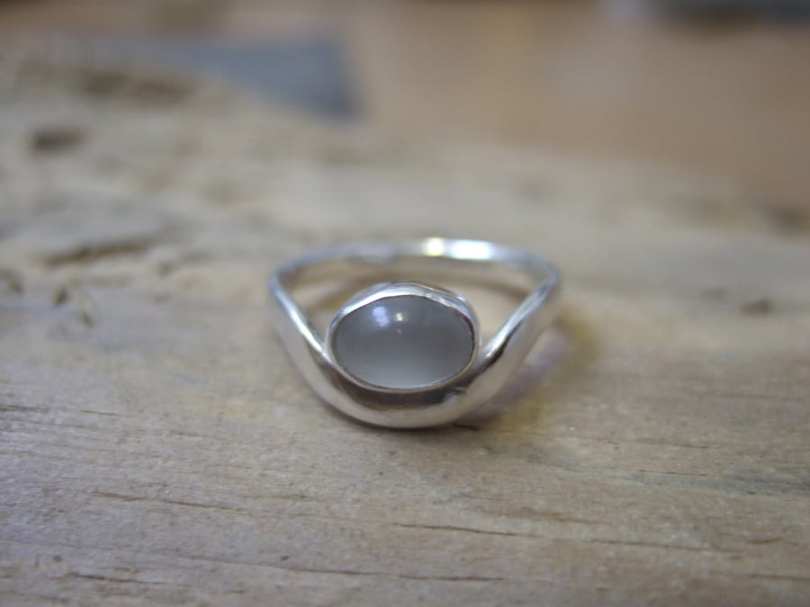 Sterling Silver and Cats Eye Moonstone Ring