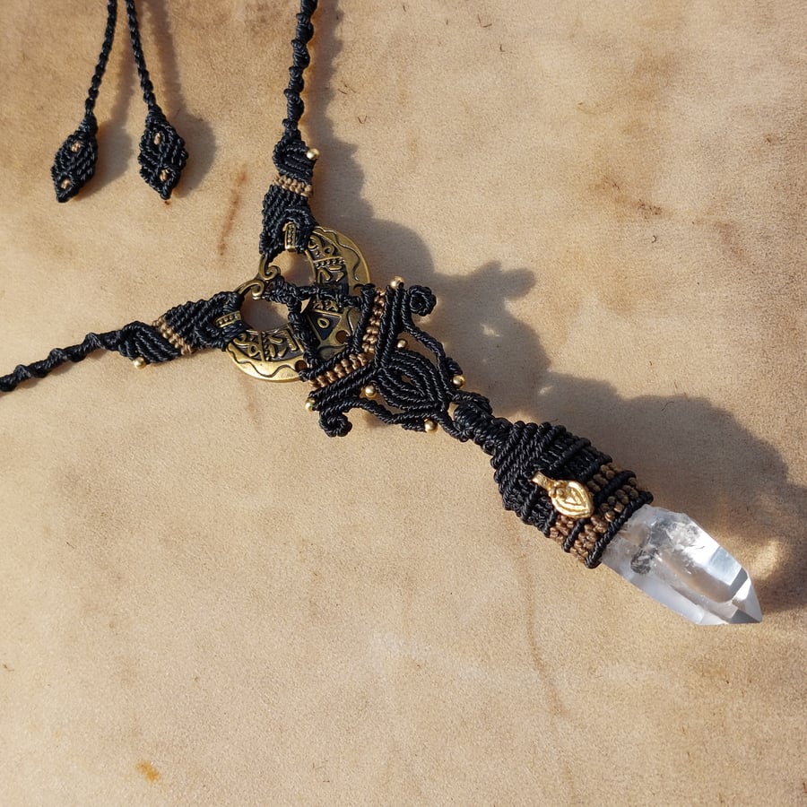 Quartz Point Macrame Necklace 