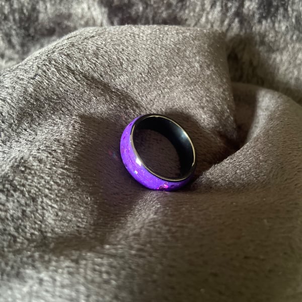 Resin ring purple shimmer mica