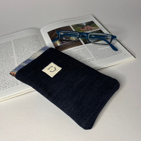 Flex snap top glasses case, pinch top spectacles pouch, flex closure sunglasses 