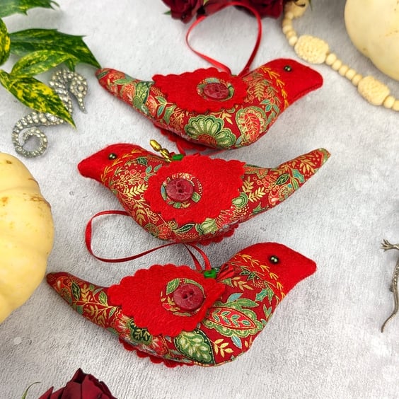 Sarisa Red Hanging Birds