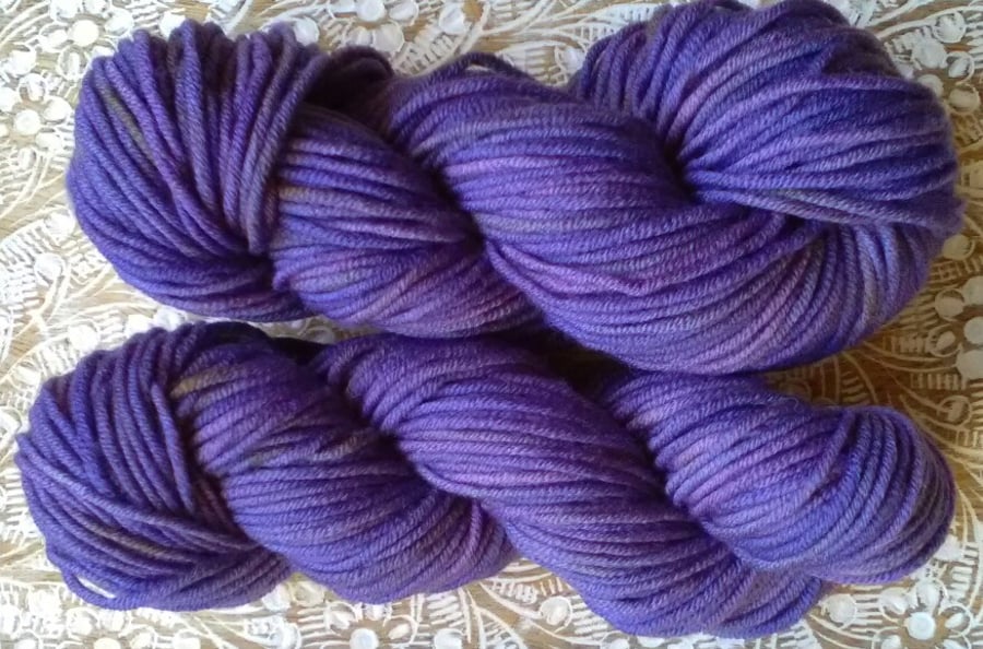 Hand-dyed 100% MERINO ARAN 100g Purple Hydrangea