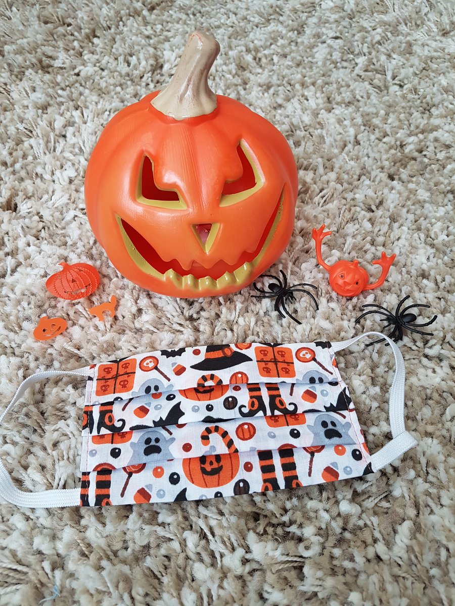 Halloween Adult face covering – Spooky Ghost print 