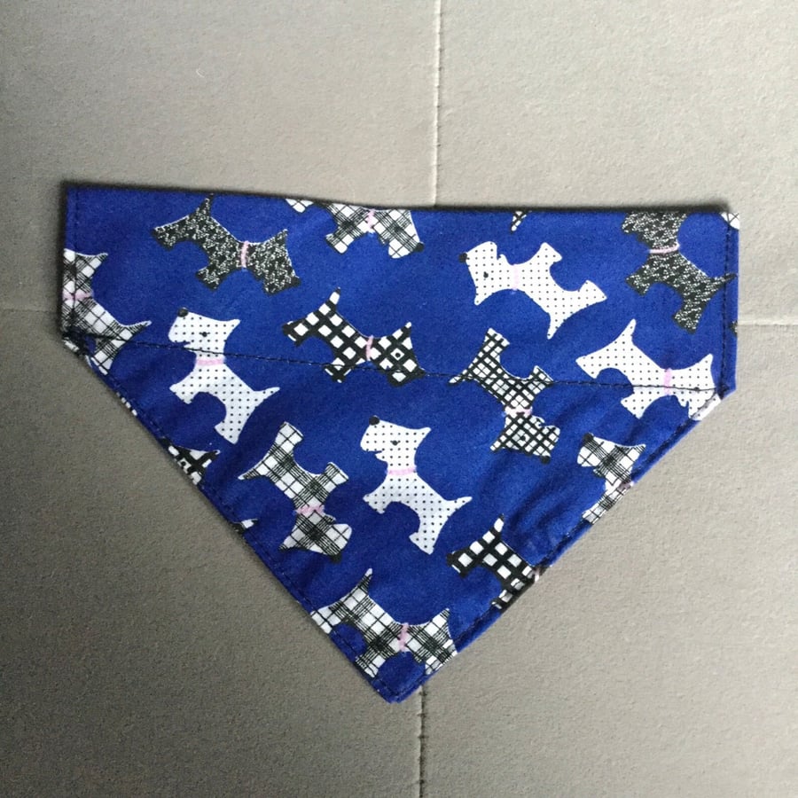 collar bandana Small-medium dog puppy 7" wide 5" long