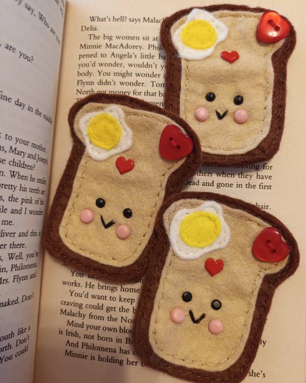 Hand sewn felt 'fried egg on toast' bookmark,letterbox gift