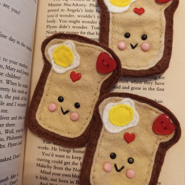 Hand sewn felt 'fried egg on toast' bookmark,letterbox gift
