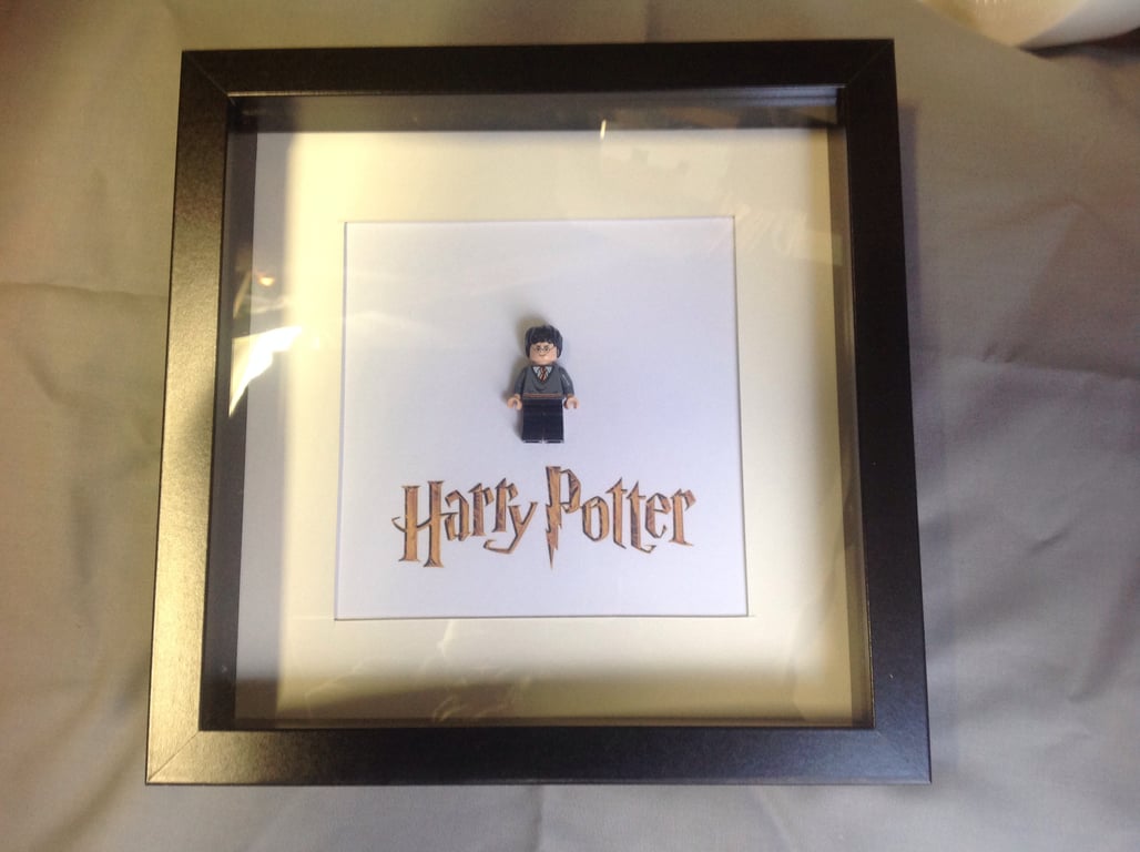 HARRY POTTER - FRAMED  LEGO  FIGURE