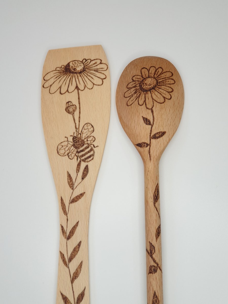 Baking gift, pyrography wooden spoon and spatula set,  bee and daisy design 