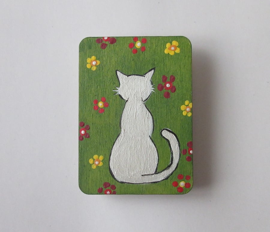 Magnet with Hand Painted White Cat on Wood