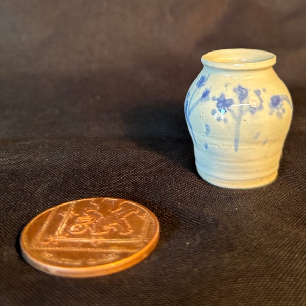 Teeny tiny vase