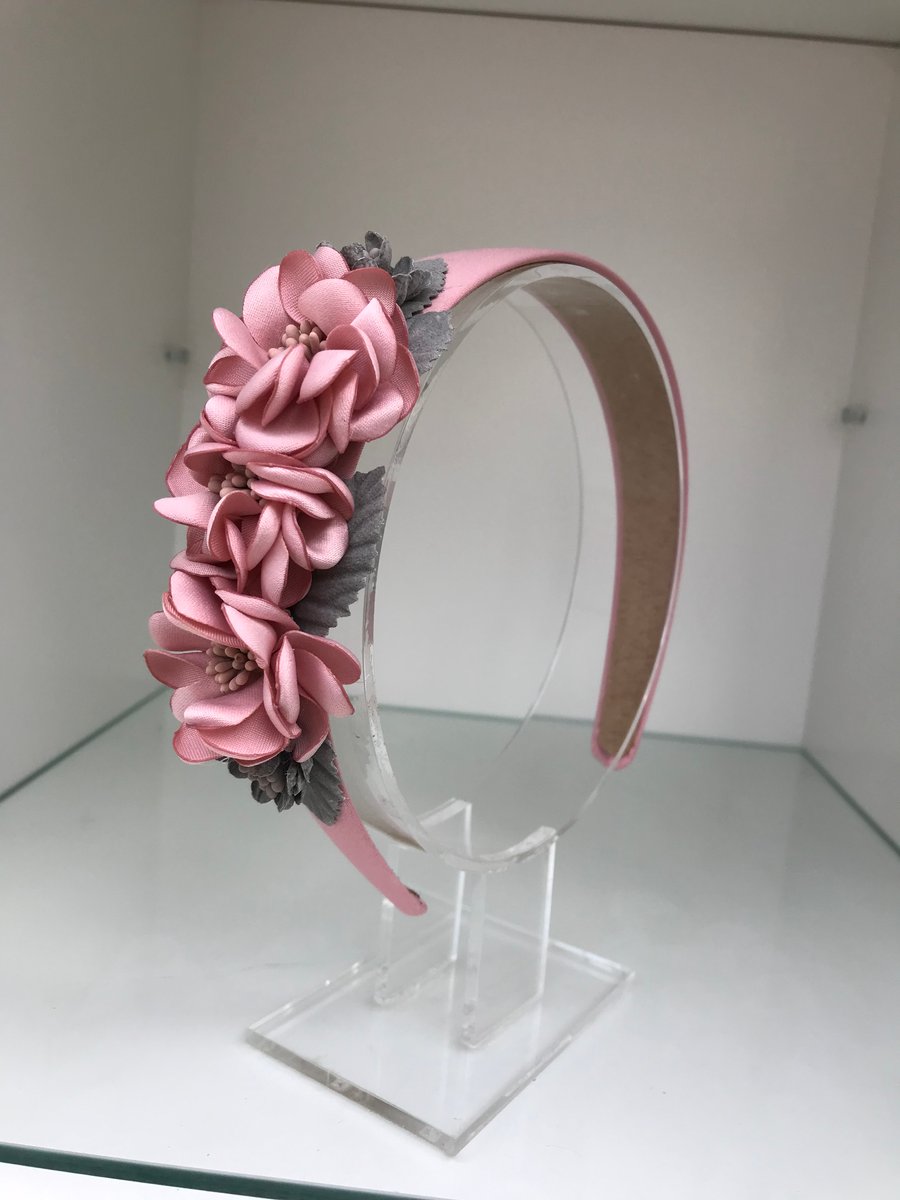 Headband with satin flowers