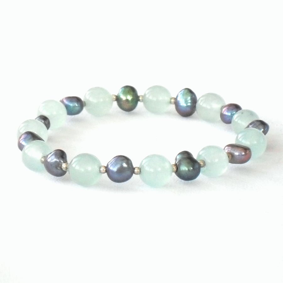 Aquamarine and pearl handmade bracelet
