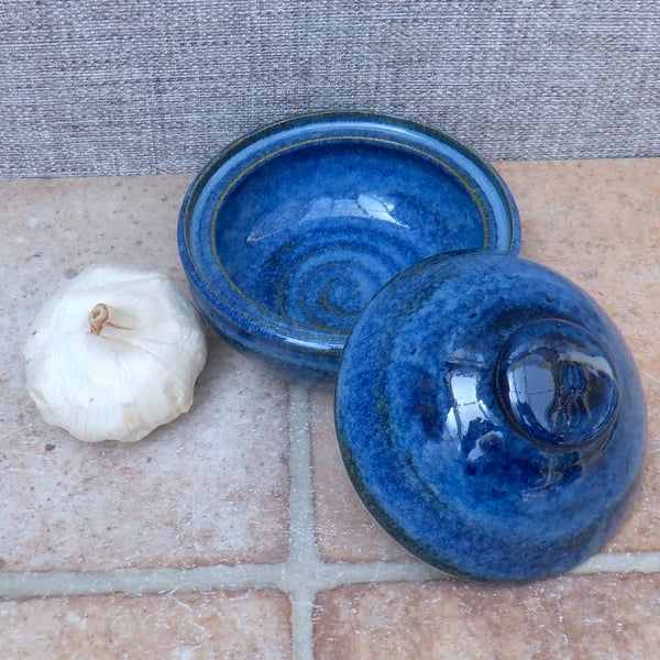 Garlic roaster baker lidded salt pot hand thrown stoneware pottery ceramic 
