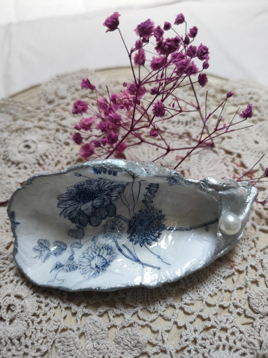 Oyster Shell Trinket Dish- Gift Boxed