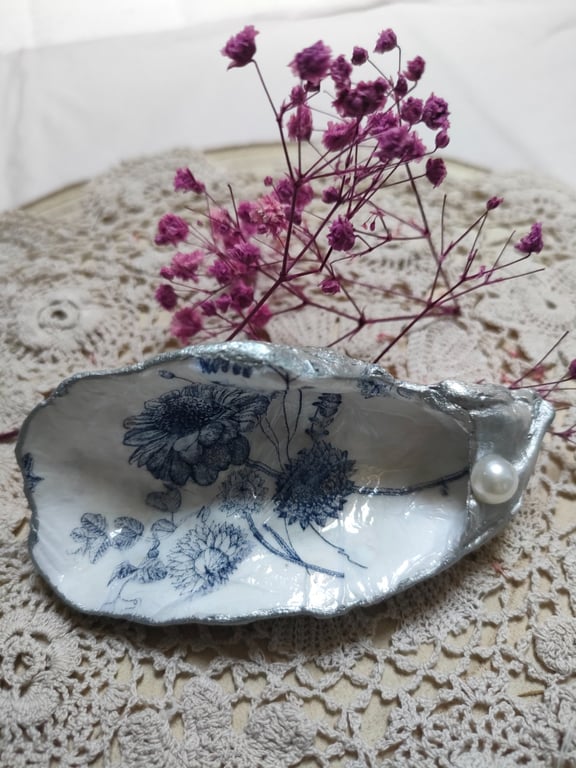 Oyster Shell Trinket Dish- Gift Boxed