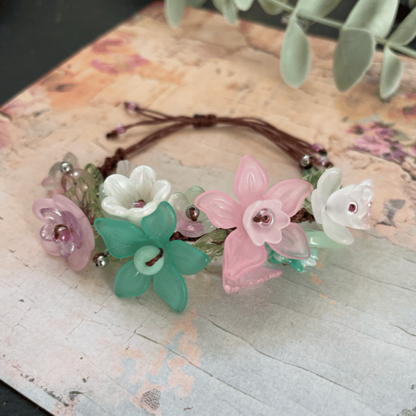 Pretty floral hand beaded macrame bracelet, boho fashion, gift teen girl, mum