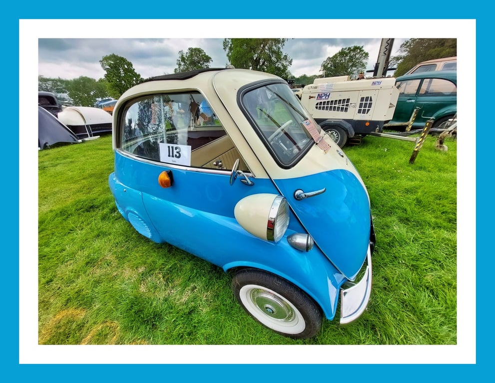  Vintage Bubble Car Greeting Card A5