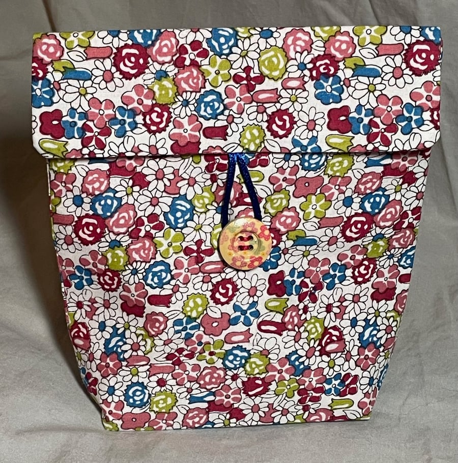 Fabric button-close gift bag, small