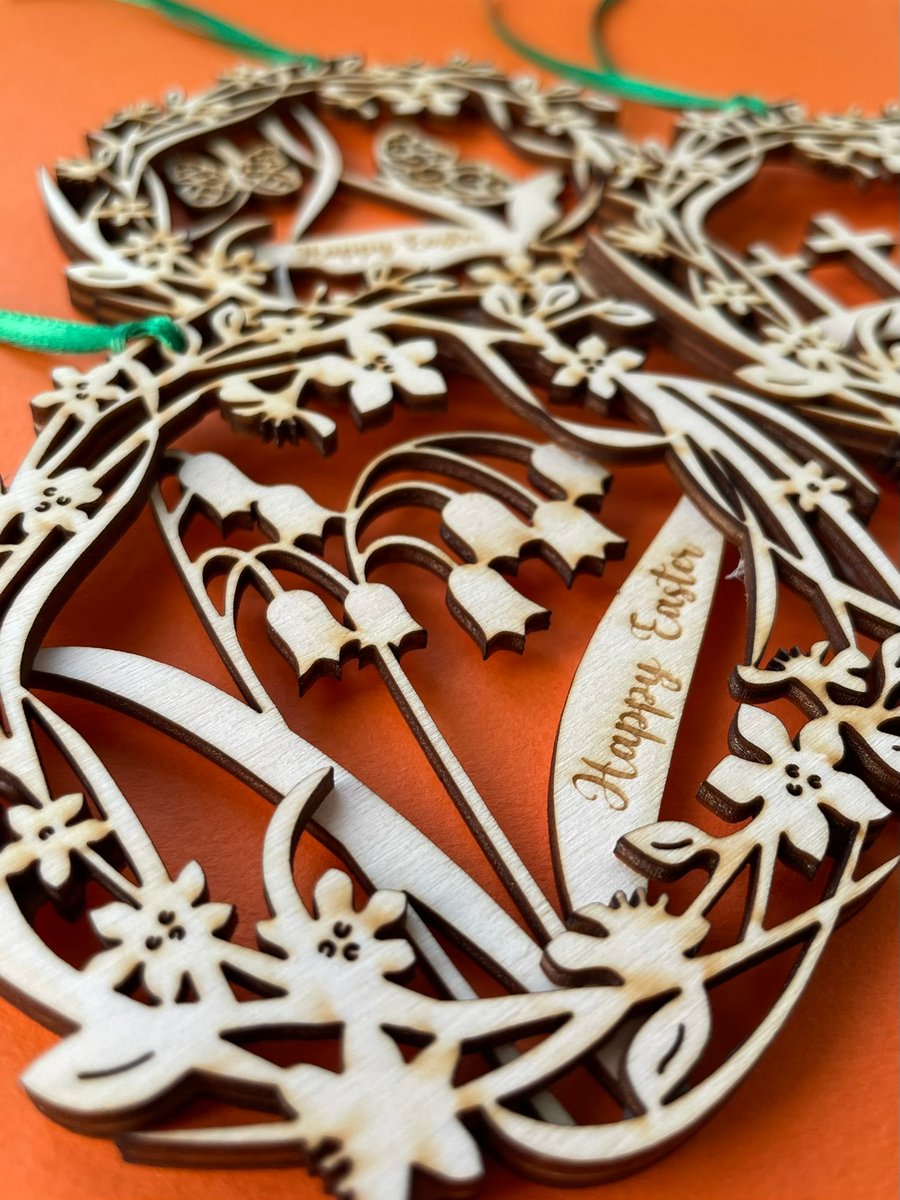 Personalised double-layered wooden spring wreath (flowers)