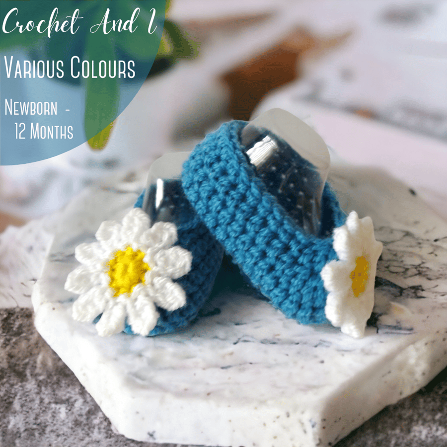 Crochet Blue Daisy Baby Shoes, sizes Newborn up to 12 months, baby shower gift