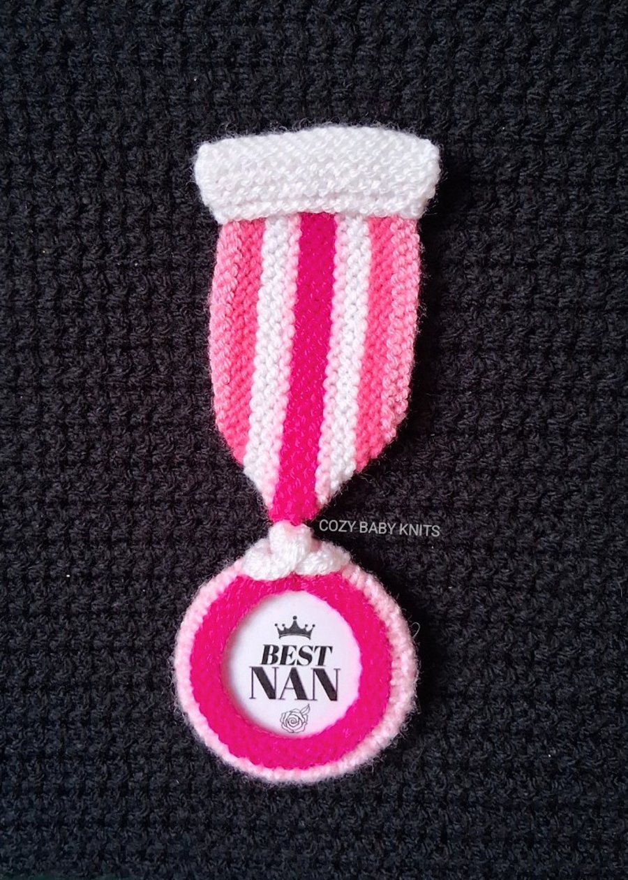 KNITTED  AWARDS MEDAL WITH REMOVABLE MESSAGE
