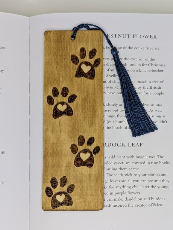 Paw print wooden bookmark,  pyrography, unisex gift for a dog or cat lover  