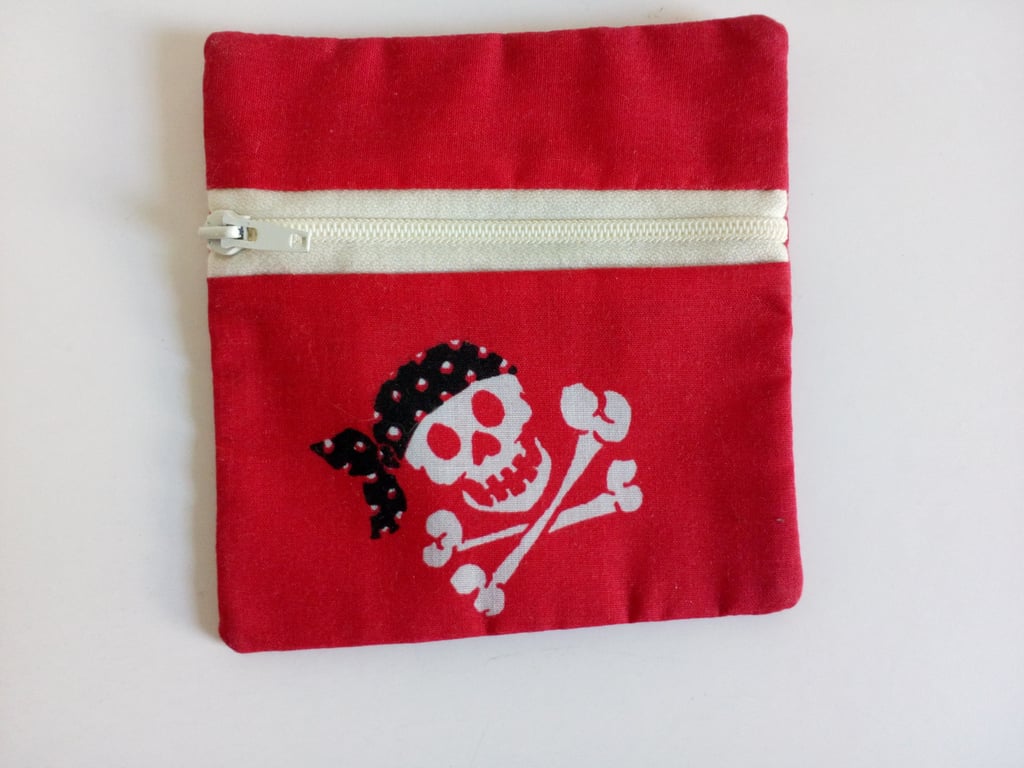 Change purse, coin purse, zipper pouch, skulls, pirates, skull and crossbones