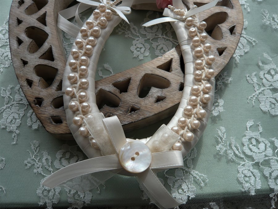 Large Ivory Cream Wedding Horseshoe