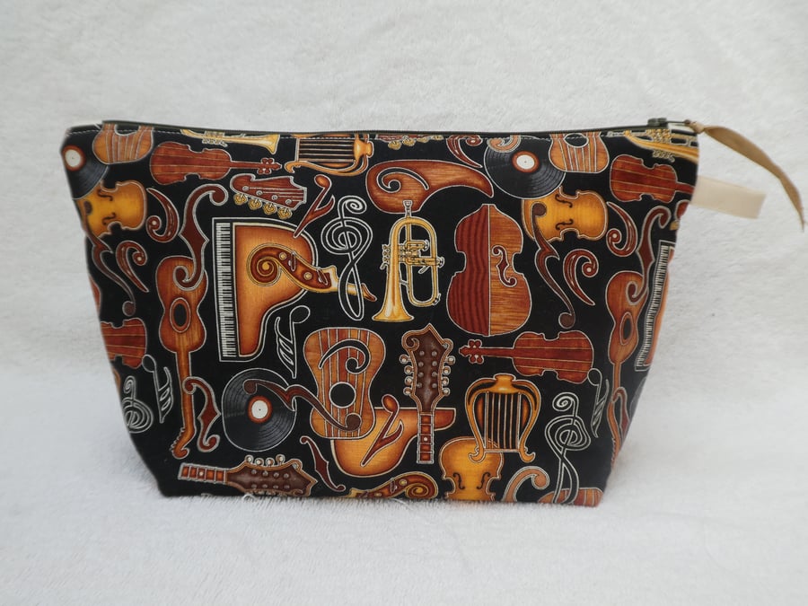 Musical Instrument Print Project Holder. Lined Purse. Zipped Holdall. Black
