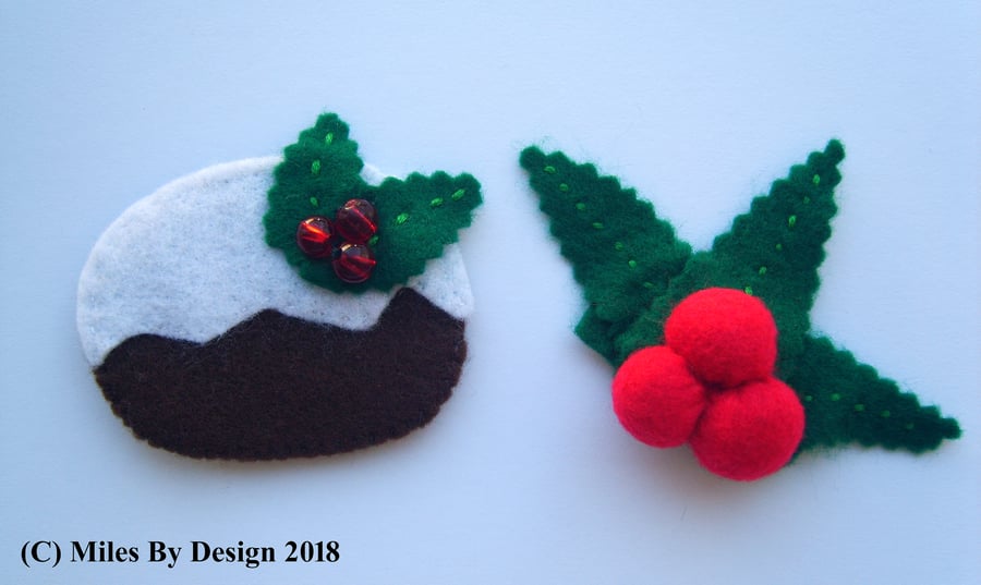 Interchangeable Holly and Xmas Pudding Brooch
