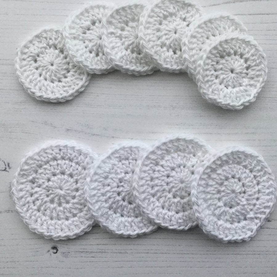 Crochet Reusable Makeup Remover Pads in Cotton.