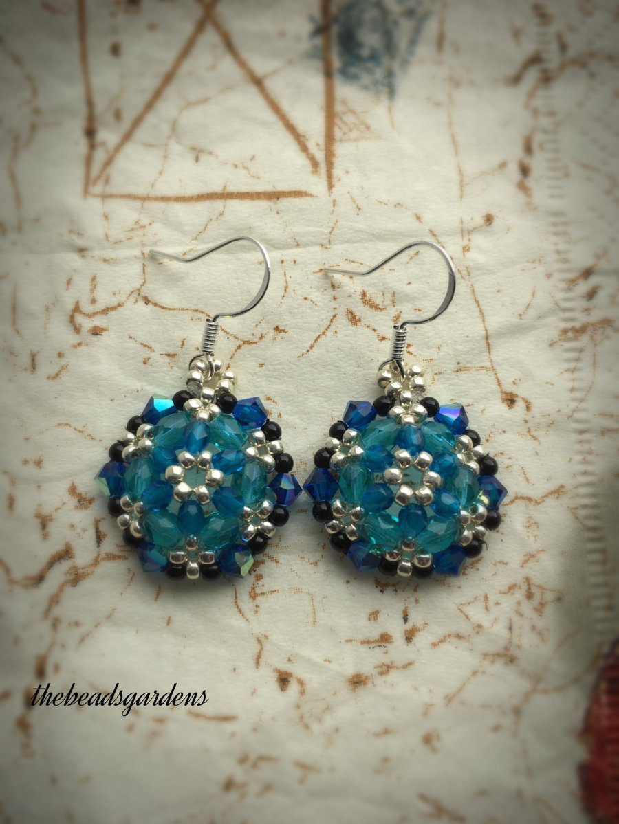 Sparkly blue earrings 