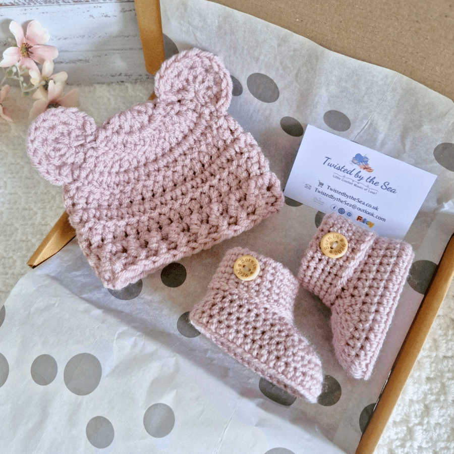 Born in 2026 Crochet Teddy Baby Hat and Booties Set – Newborn to 6 Months 