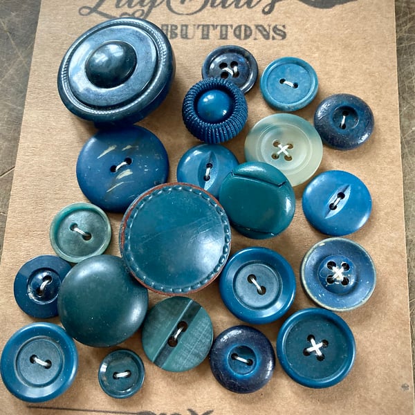 21 Vintage Deep Teal Mixed Buttons