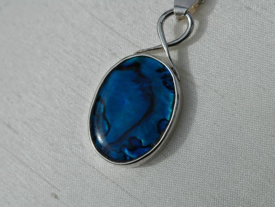 Oval Pendant in Sterling silver with Blue Paua Shell,  P134