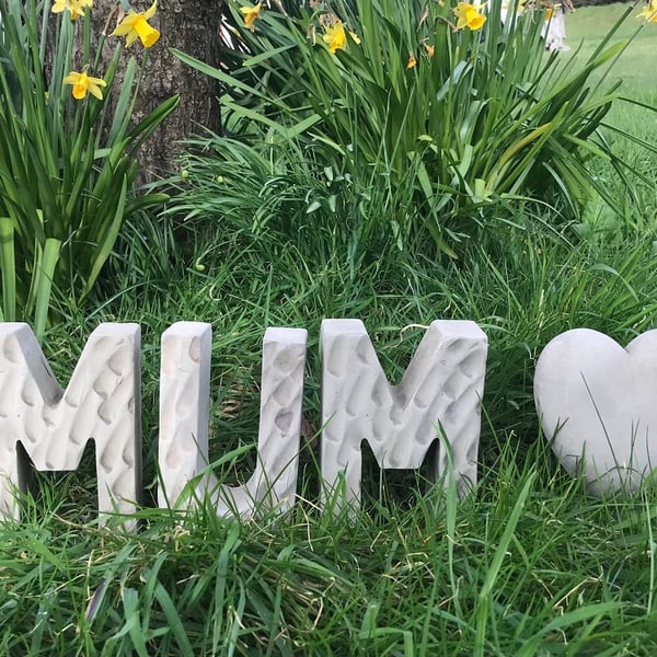 Mothers Day - MUM (Heart) Stone Garden Ornament