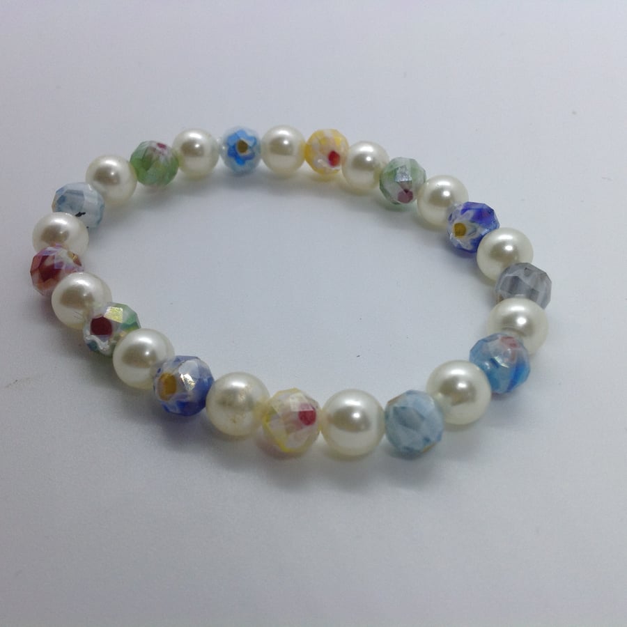 Pretty bracelet with vintage pearls and millefiori beads in pastel colours