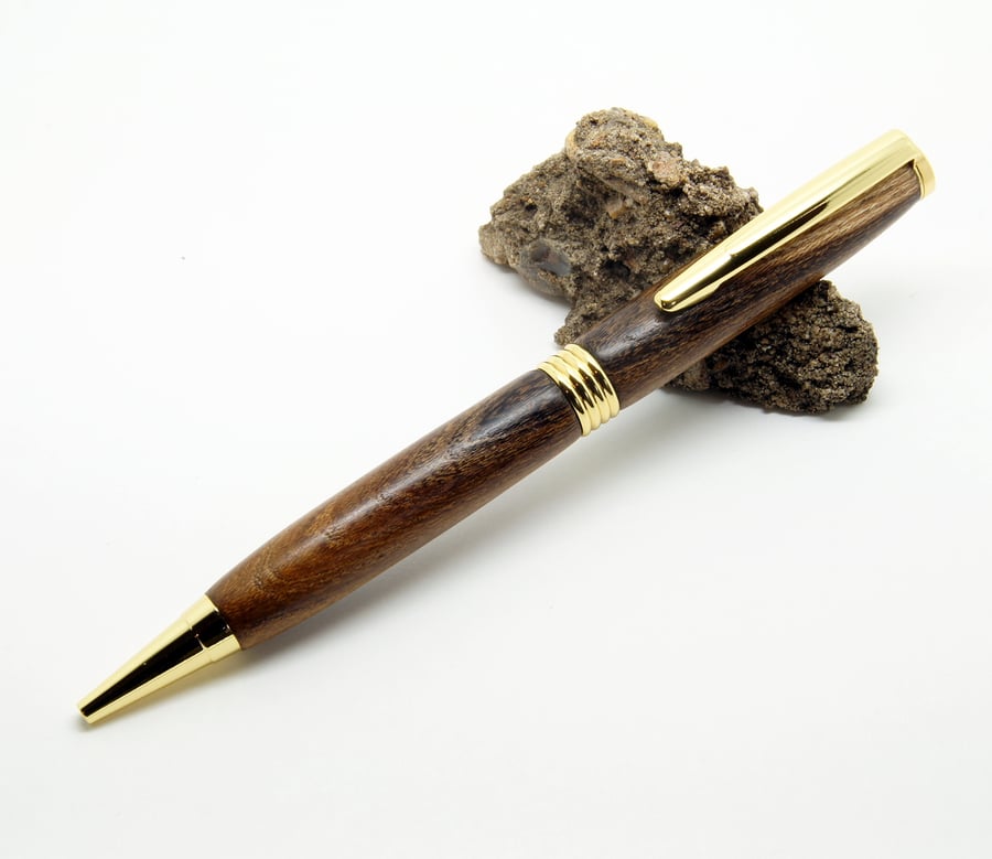 Laburnum Streamline twist pen