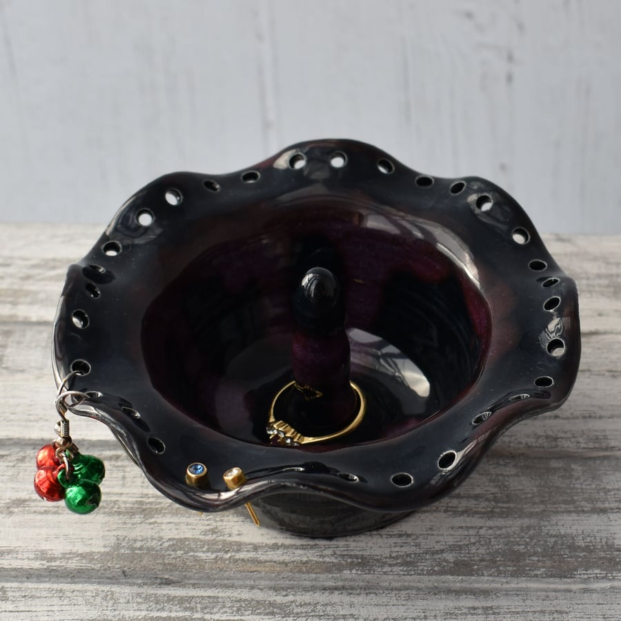 X03 Ear ring and ring holder