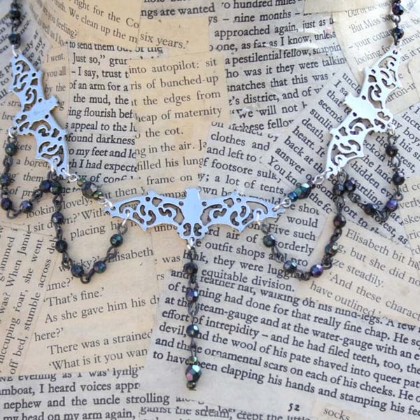 Gothic Vampire Bat Beaded Halloween Necklace - Folksy