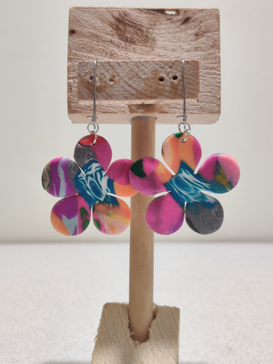 Abstract pattern flower earrings 