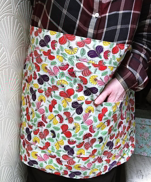 White floral apron three pocket tie waist Handmade