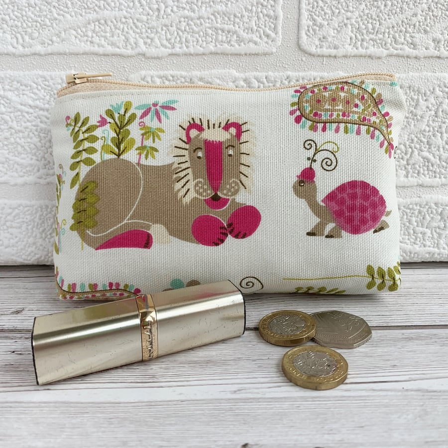 Large purse, coin purse with lion and tortoise