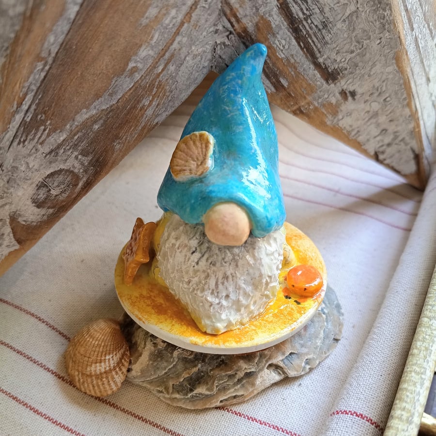 Seaside gnome
