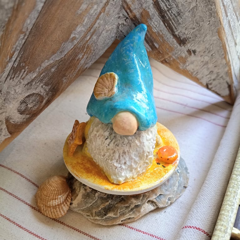 Seaside gnome