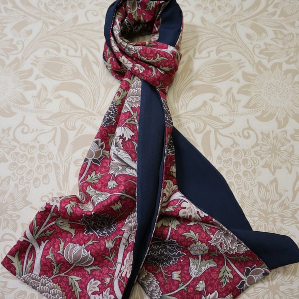 William Morris Scarf Cray Red