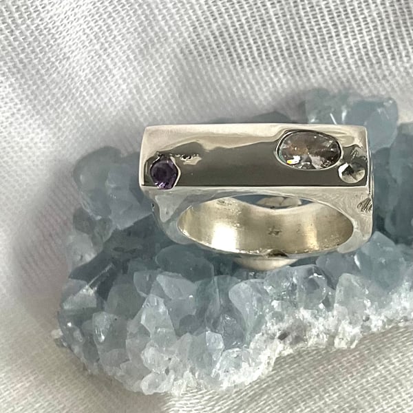 Sterling Silver Ring (UK size M)