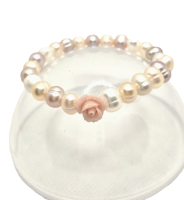 Freshwater pearl stretchy bracelet with pink murano glass rose