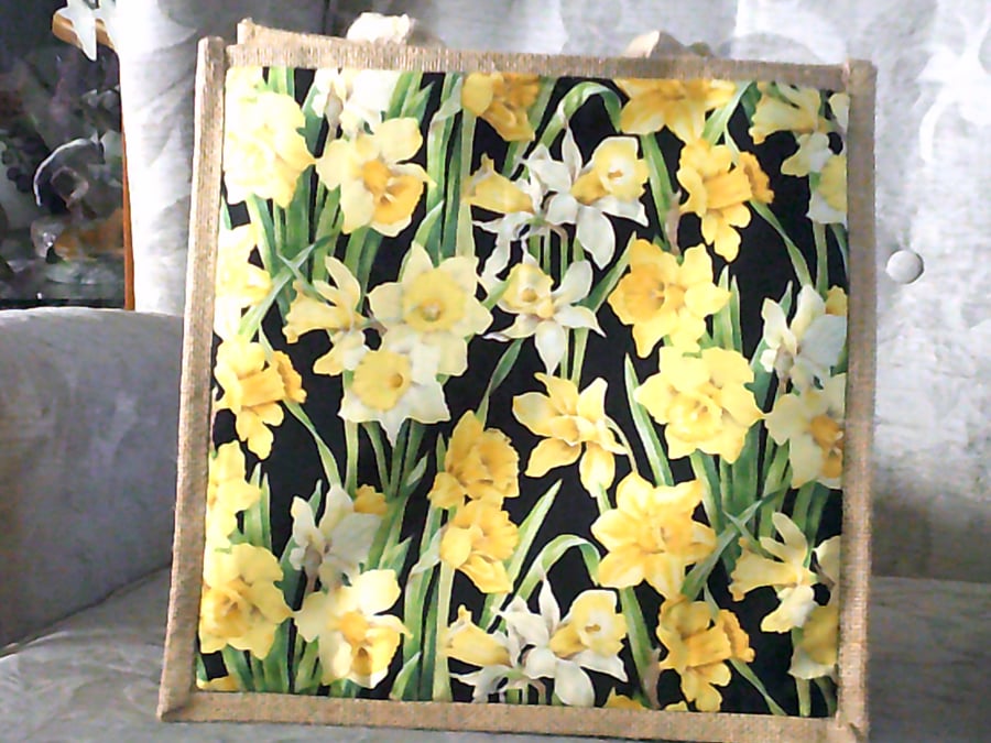 Medium Jute Bag with Daffodils Pocket